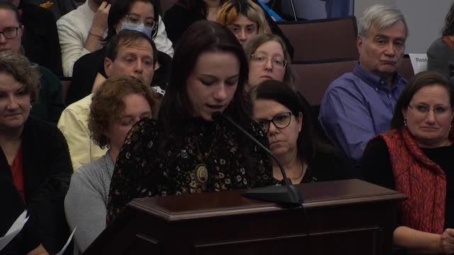 Resident criticizes Warren County Library Board amid governance concerns
