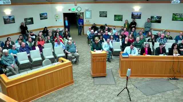 Roseburg community rallies to support city manager Nikki Messenger's leadership