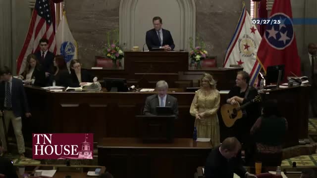 Alan Jackson and Linda Davis raise CMT awareness through heartfelt performance