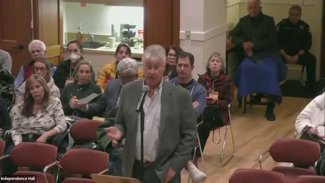 Woodside council debates parking lot expansion amid community concerns over outdoor dining