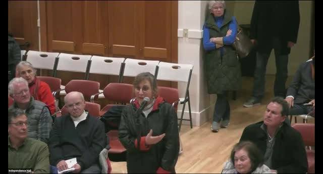 Residents voice concerns over police response times during community meeting