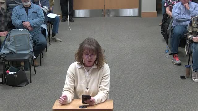 Teacher Blakely Taylor urges Scott County to improve animal shelter conditions