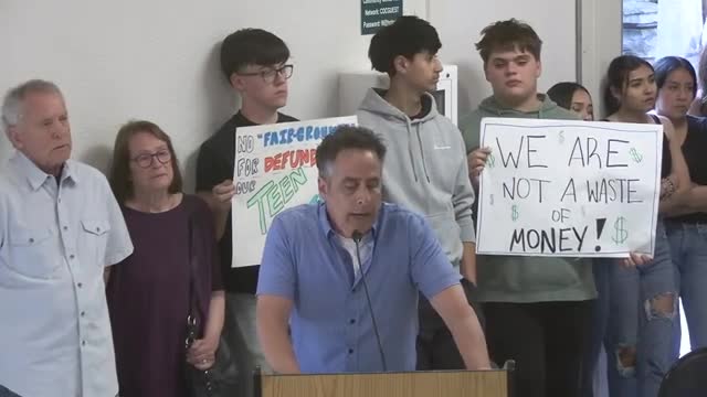 Teens advocate for teen center at local council meeting
