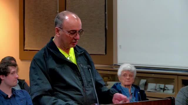 Russ Kelly addresses Loomis traffic and public service concerns at town meeting