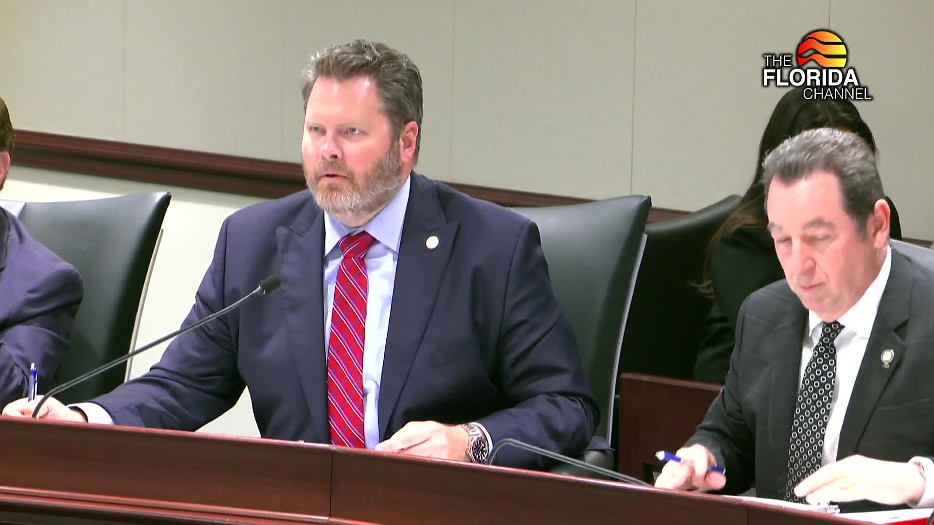 Committee approves procedure to remove unauthorized persons from commercial property