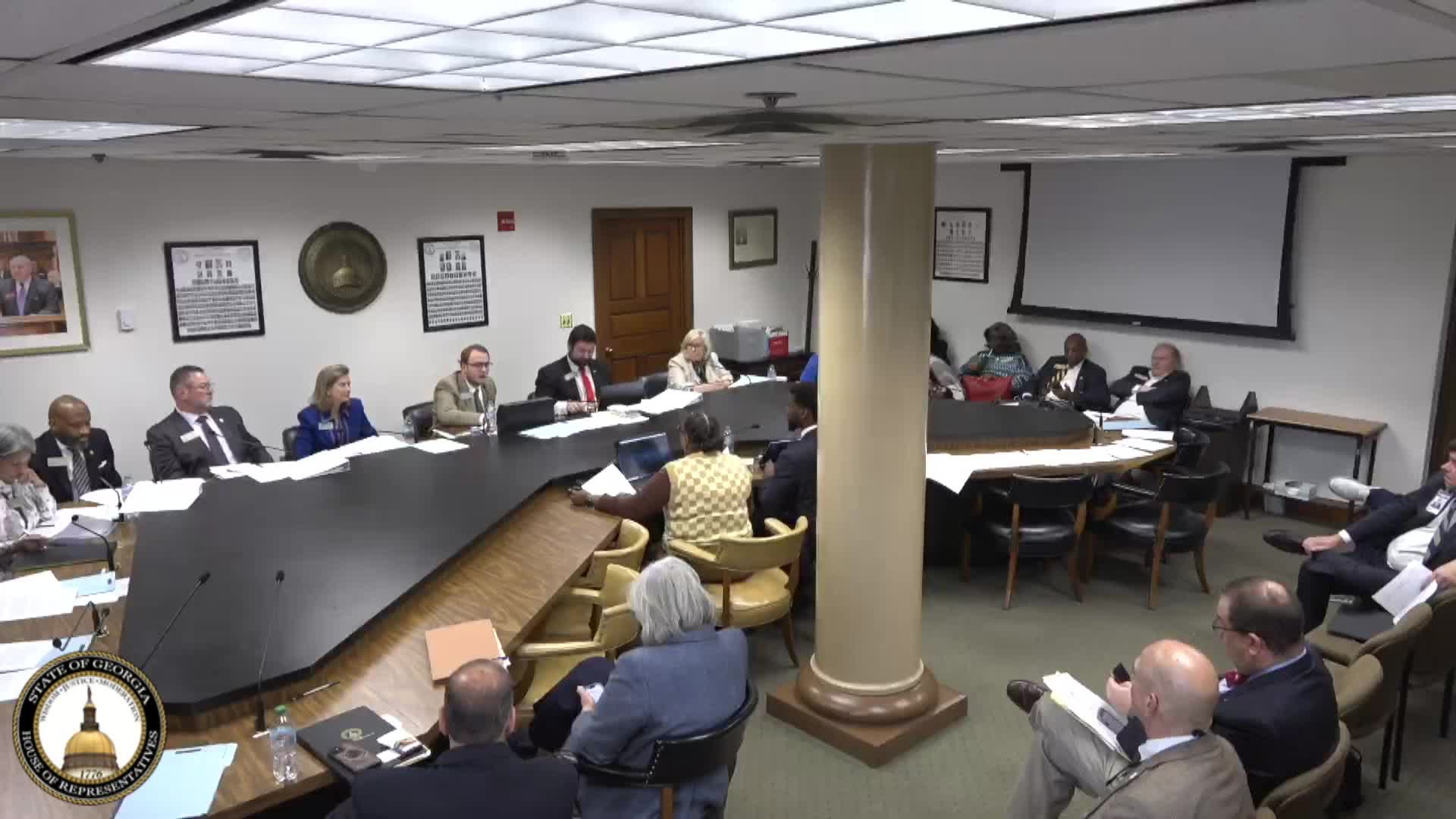 Representative Devin Seabaugh presents House Bill 384 for standardized law enforcement oaths