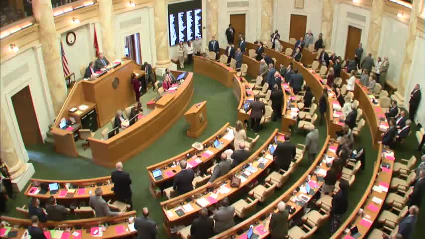 Arkansas honors Scottie Pippen with resolution recognizing his basketball legacy