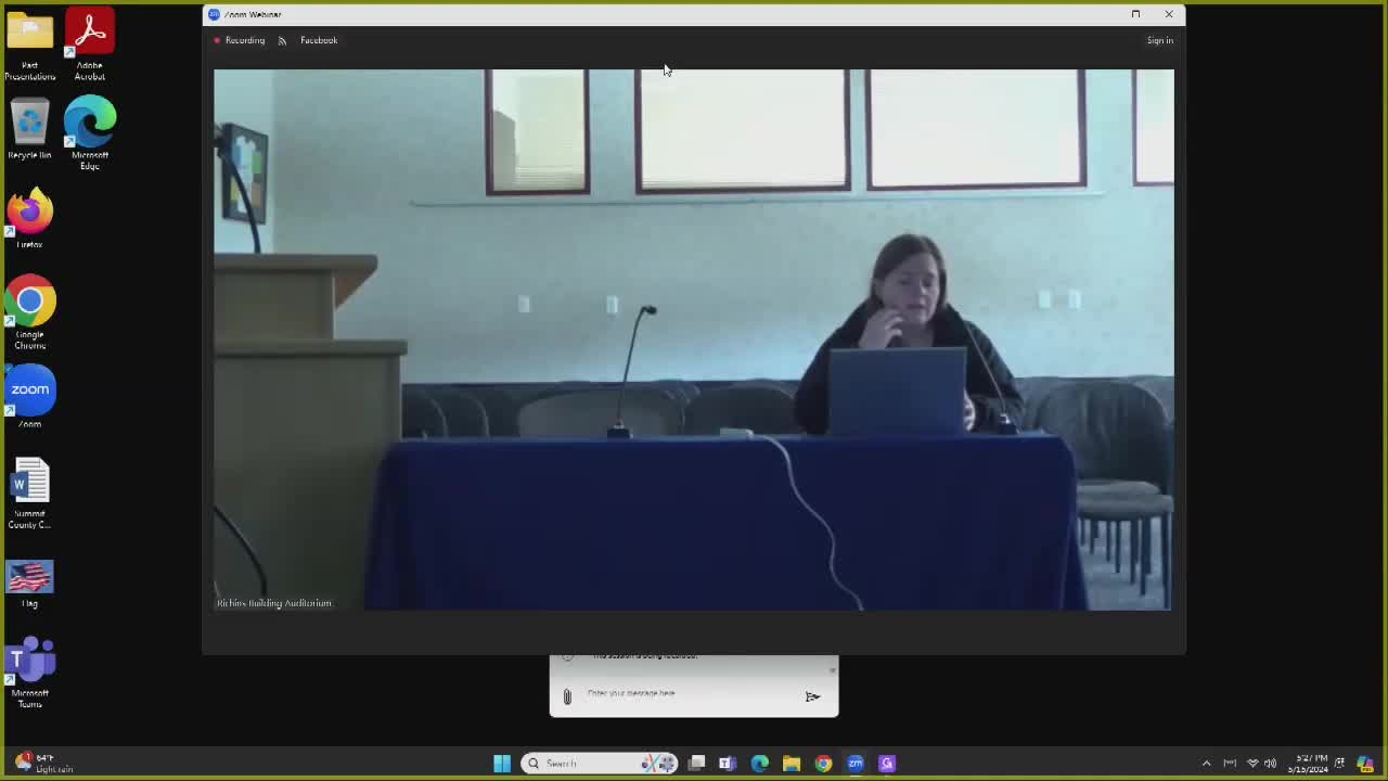 Camas mayor promotes Civic Square project for community events and food trucks