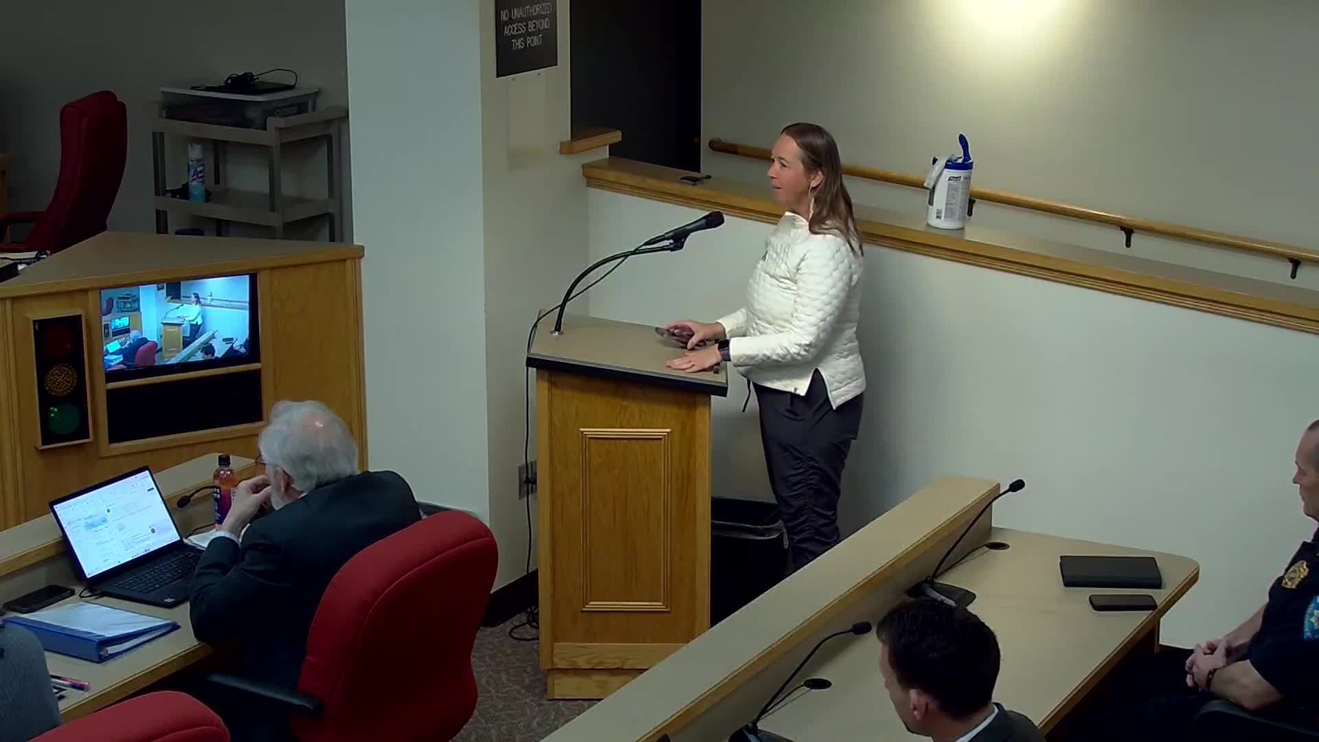 Parents, students urge Duval board to preserve 8‑block day and transportation for magnet schools