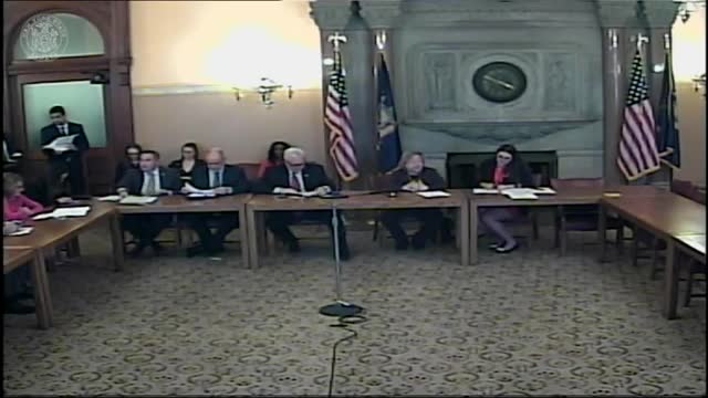 Senate Finance Committee advances wholesale drug importation bill amid questions about Canadian cooperation