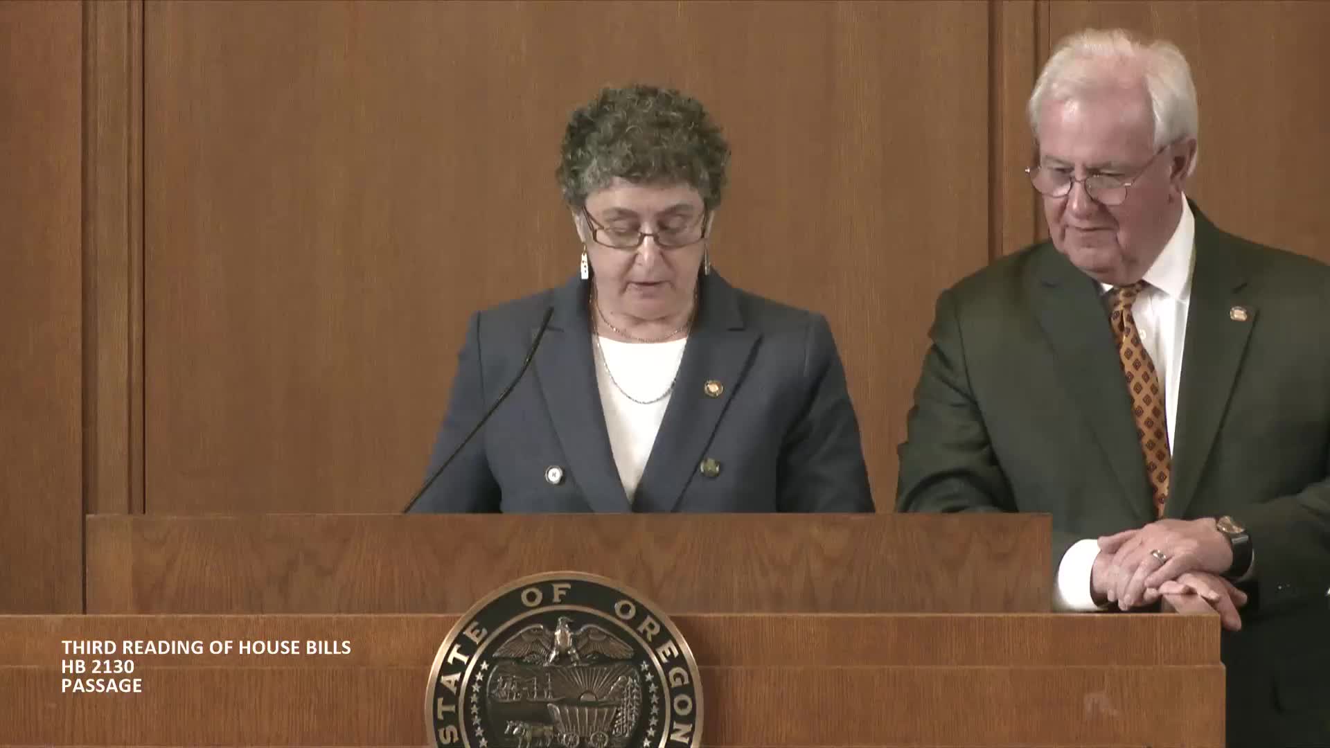 Oregon House advances package of bills on insurance, public-safety definitions, energy incentives and tenant access