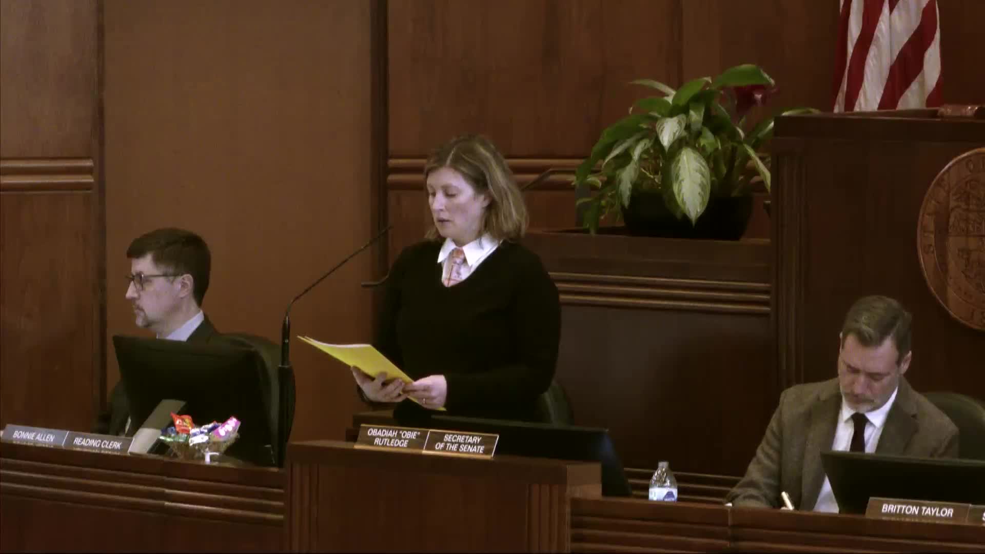 Senator Solman champions Senate Bill 551 to reduce plastic waste in Oregon