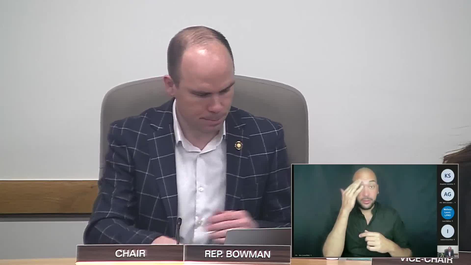 Representative Yunker advocates for monthly voter registration reports in Oregon