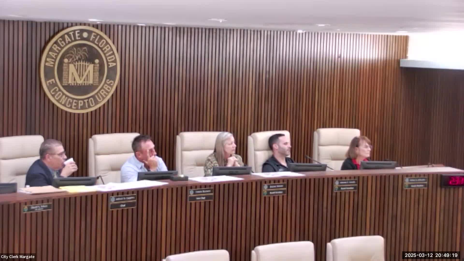 Residents urge city officials to prioritize dining options and community involvement