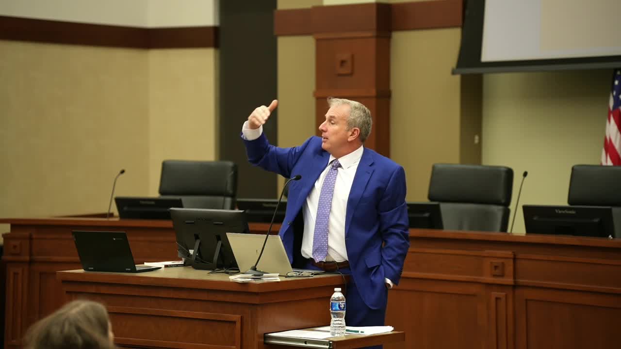 Expert discusses Ukraine's historical trauma and its impact on current politics