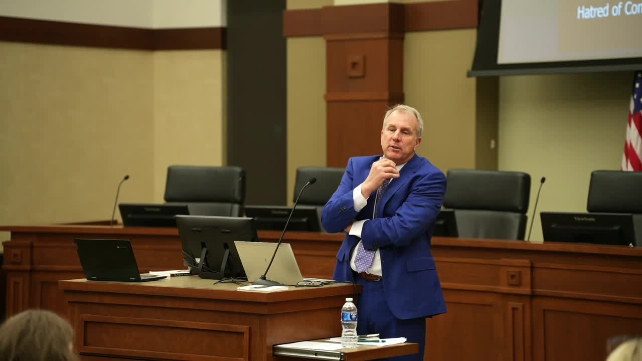 Expert analyzes Putin's motivations and America's strategic risks in Ukraine conflict