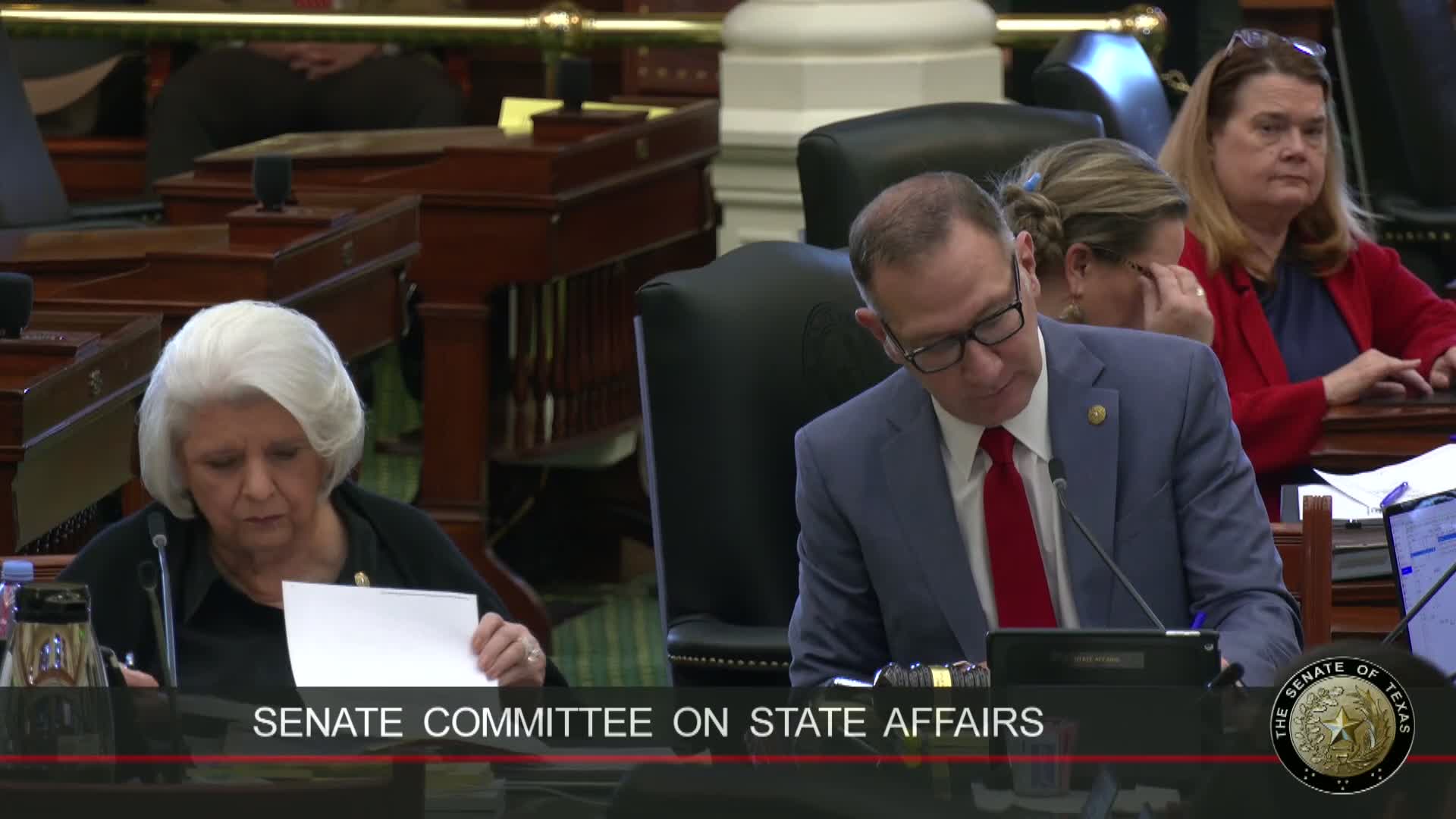 Committee hears opposing views on bill to make Supreme Court final arbiter of rare constitutional splits