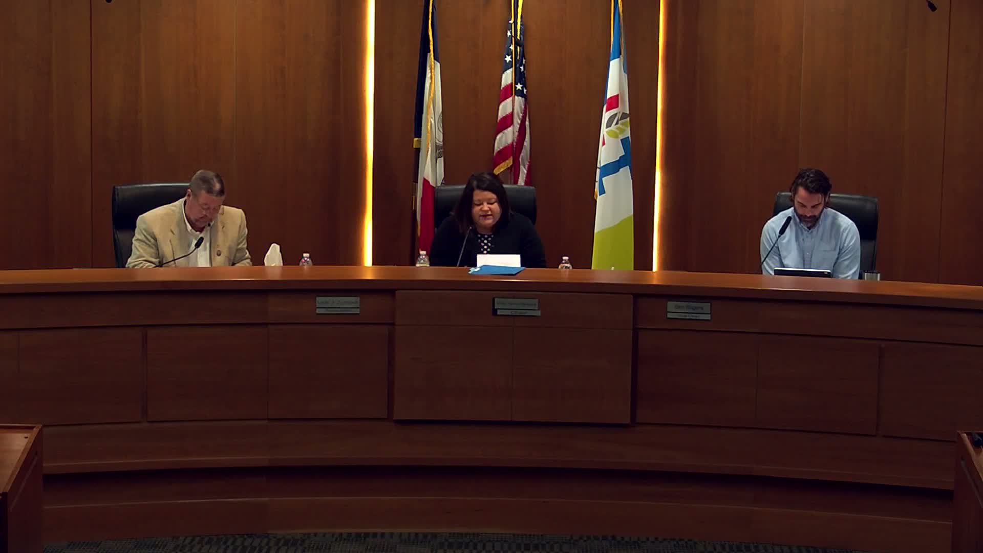 Linn County supervisors accept election cost statement, reallocate ARPA funds and approve shelter, EMA projects