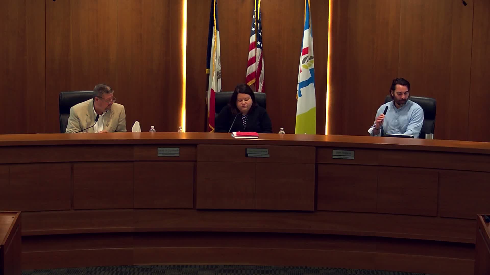 Supervisors praise outgoing Linn County supervisor; colleague Ben Rogers and others give tributes