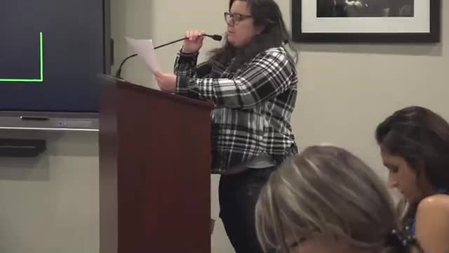 Parents advocate for reinstating class rank at district meeting