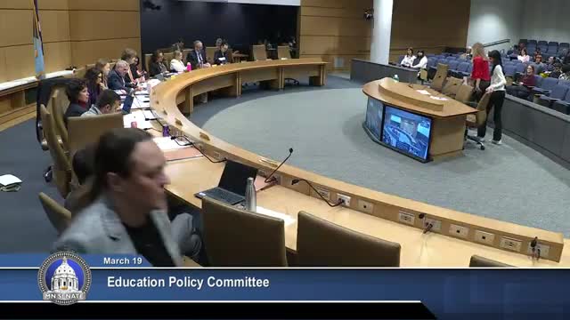 Committee advances bill to let districts recoup costs for abandoned or large public-record requests