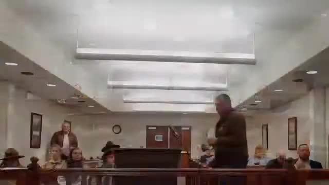 Solid Waste District addresses microplastics and illegal signage in community meeting