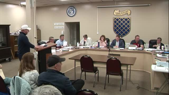 Tiverton residents urge council to rescind controversial water district resolution