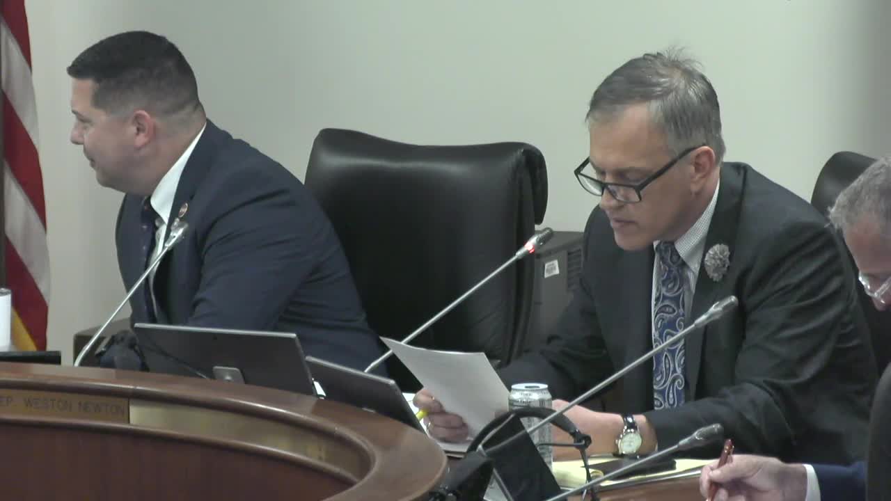 Committee debates legality of republishing intimate images under new statute