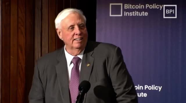 Senator Lummis highlights Bitcoin act's potential at crypto summit