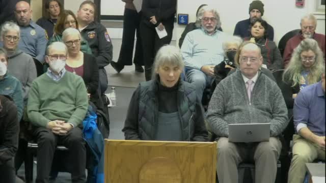 Councillor Elkins questions transparency of capital planning committee in Northampton