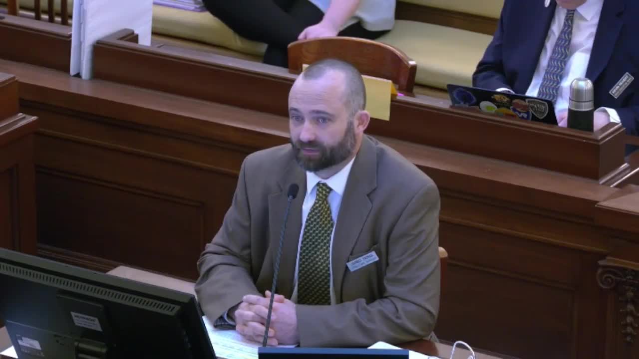 Senate approves $600,000 pilot for student transportation software program