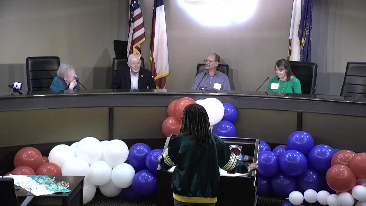 DeSoto crowns Joanne Spurgeon and Richard North as homecoming king and queen