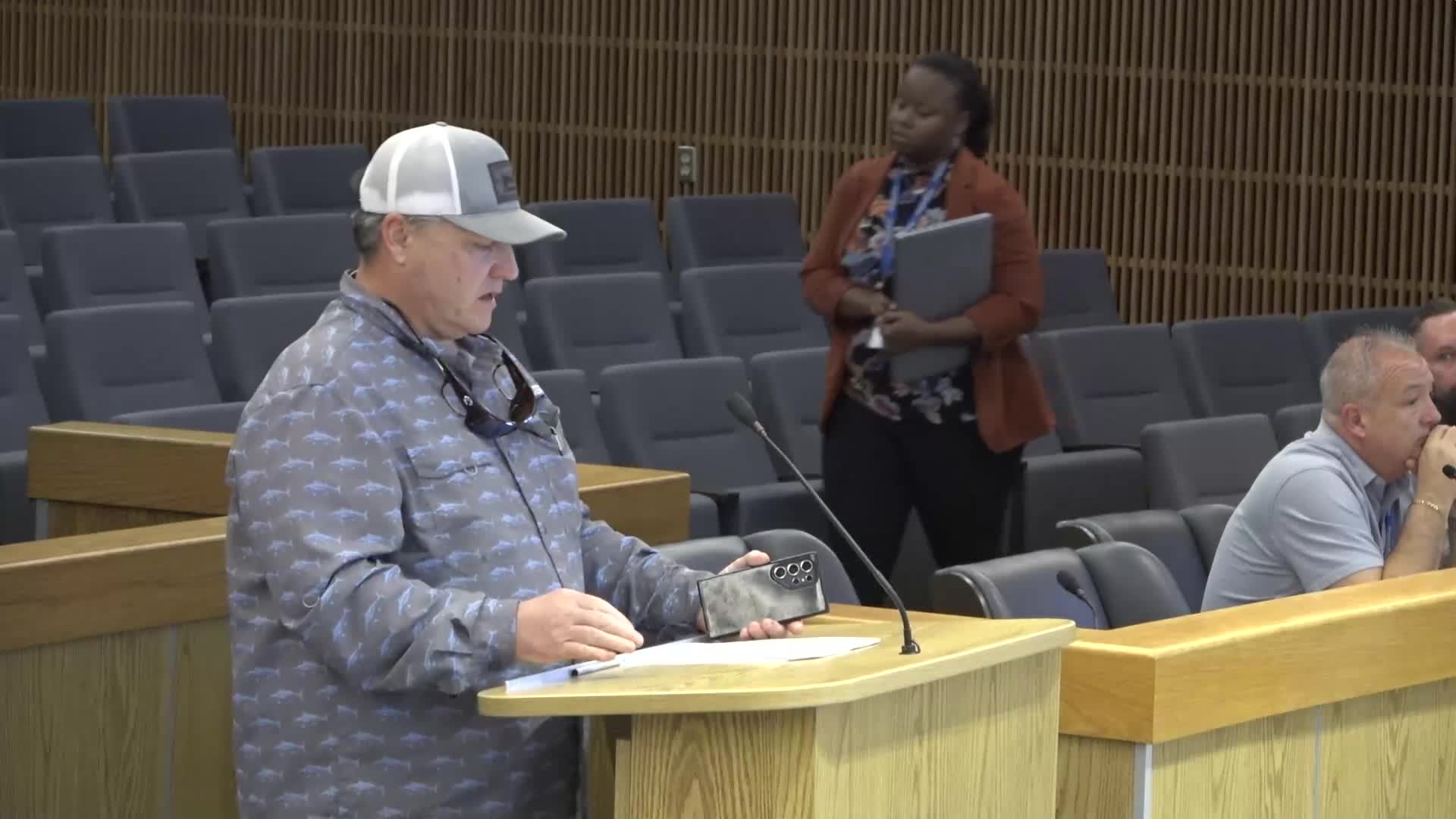 Pensacola resident questions fencing permit process during city hearing