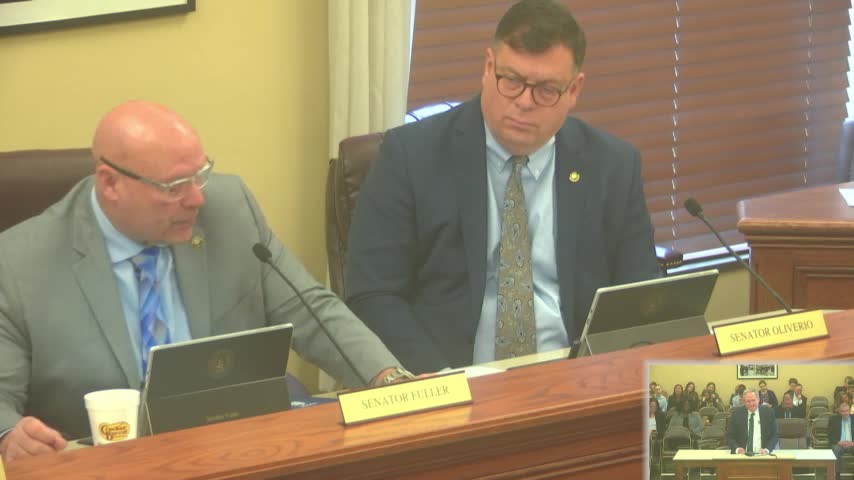 Legislators debate bill splitting overcrowded classrooms to improve student-teacher ratios