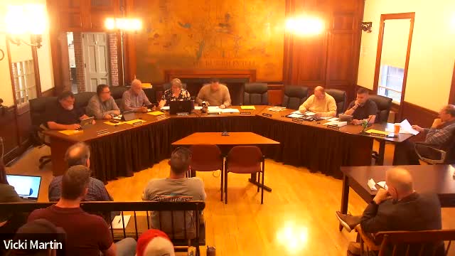 Town Council approves licenses for clubs and New Year's Eve late closing