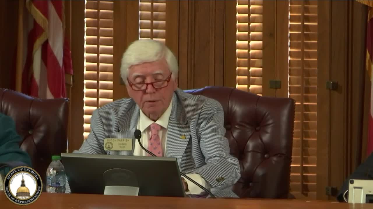 Senate Rules Committee approves substitute for Senate Bill 148 packaging school measures