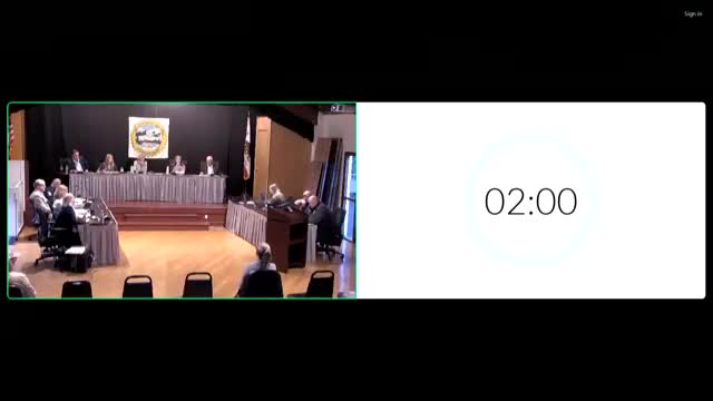 Fairfax resident urges increase in teacher salaries during school district meeting