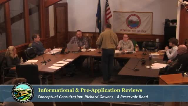 Resident seeks feedback on conceptual lot split at 8 Reservoir Road; board says concept appears to meet zoning