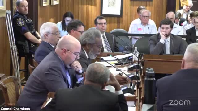 Council debates parking garage proposal amid community concerns in Charleston
