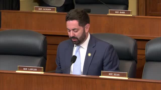 Bipartisan lawmakers endorse Enhanced Iran Sanctions Act to curb nuclear program funding