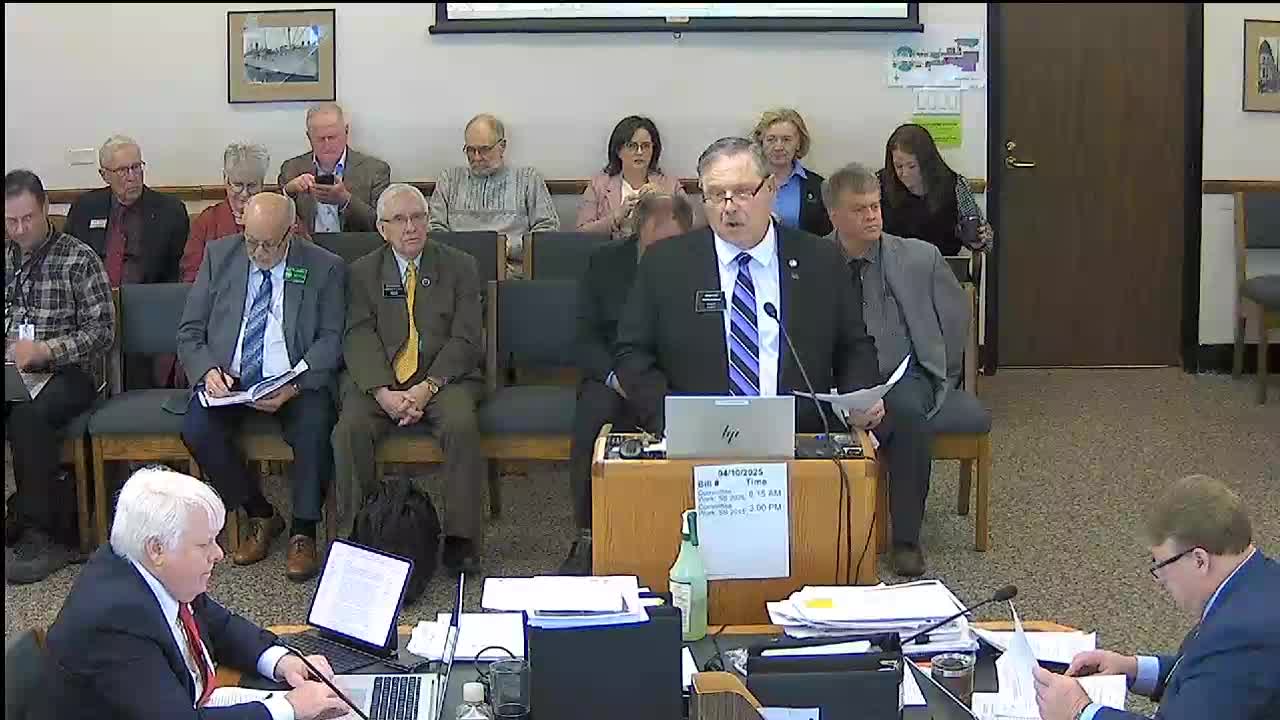 North Dakota legislators discuss bill to regulate children's access to challenged library books