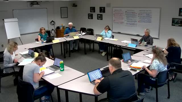 Committee approves technical changes: parental leave wording and supervisor approval for extracurricular pay adjustments