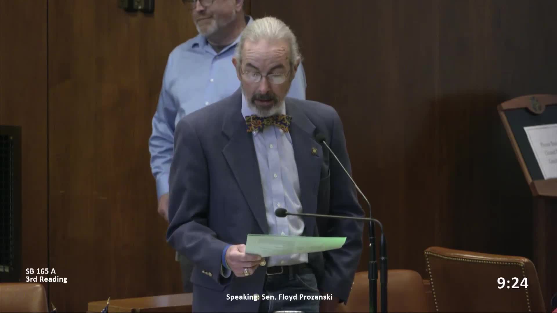 Oregon Senate passes bills for advocacy commission and foster child dignity