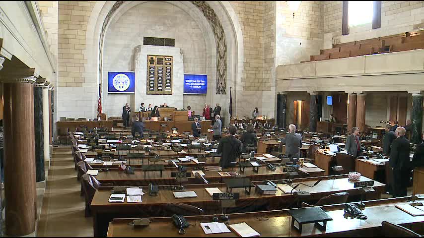 Nebraska Legislature opens its 109th session with prayer and pledge