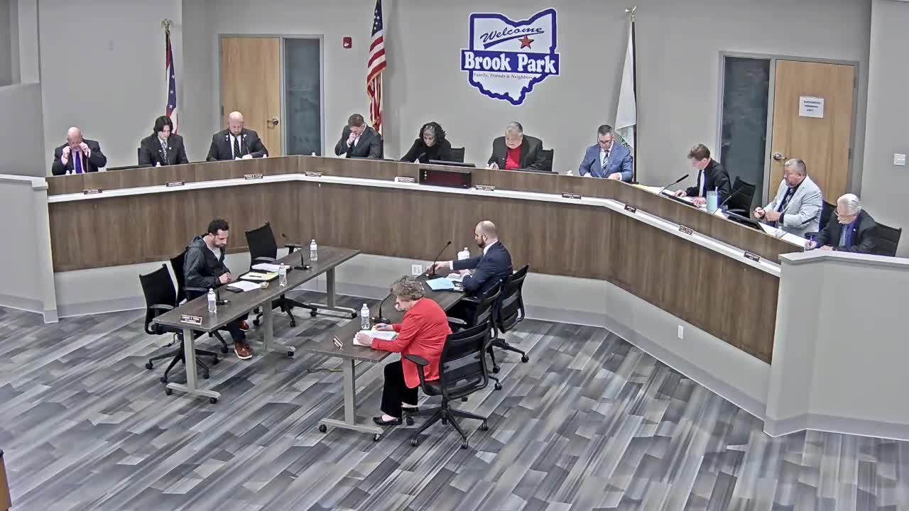 Council approves $176,500 contract for storm-damaged park fences; American Legion Park added by amendment