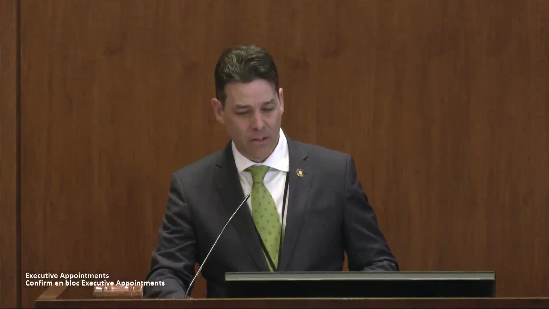 Senate confirms governor's appointments en bloc with 22 votes in favor