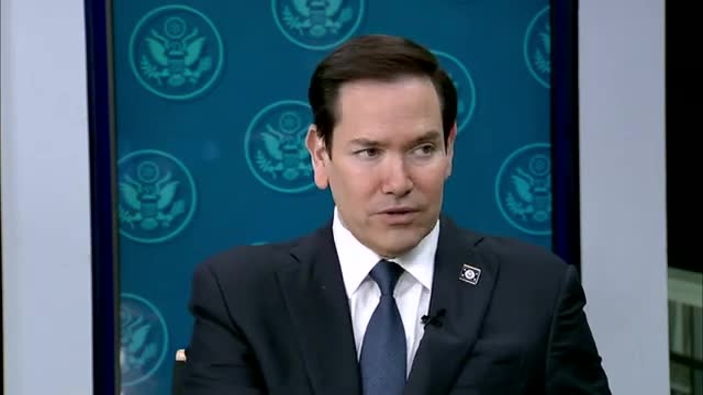 Senator emphasizes free speech to combat disinformation globally