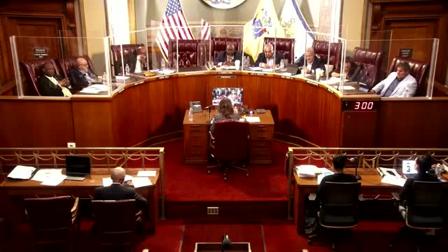 Councilman Ramos criticizes angle parking causing traffic chaos on Lower Broadway