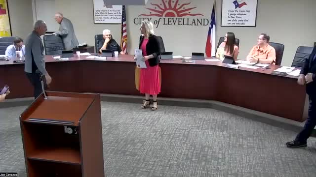 Citizens demand action on animal shelter management and local noise issues