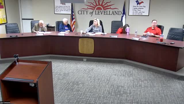 Levelland City Council opens meeting with prayer and pledges for community